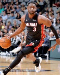  巴特勒硬解关键球，热火加时险胜活塞保希望