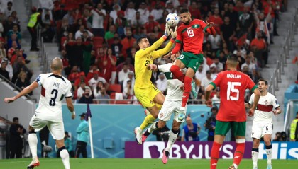 1xbet体育- 奥格斯堡紧急召回外租后卫，防线漏洞亟待修补  