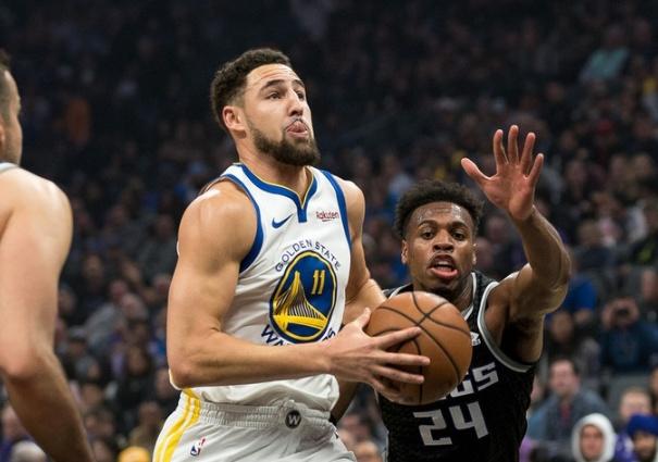 库里单节轰下21分勇士主场碾压国王  库里单节轰下21分勇士主场碾压国王