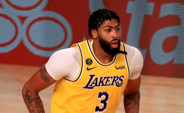  浓眉哥伤退湖人不敌掘金遭遇赛季首次连败