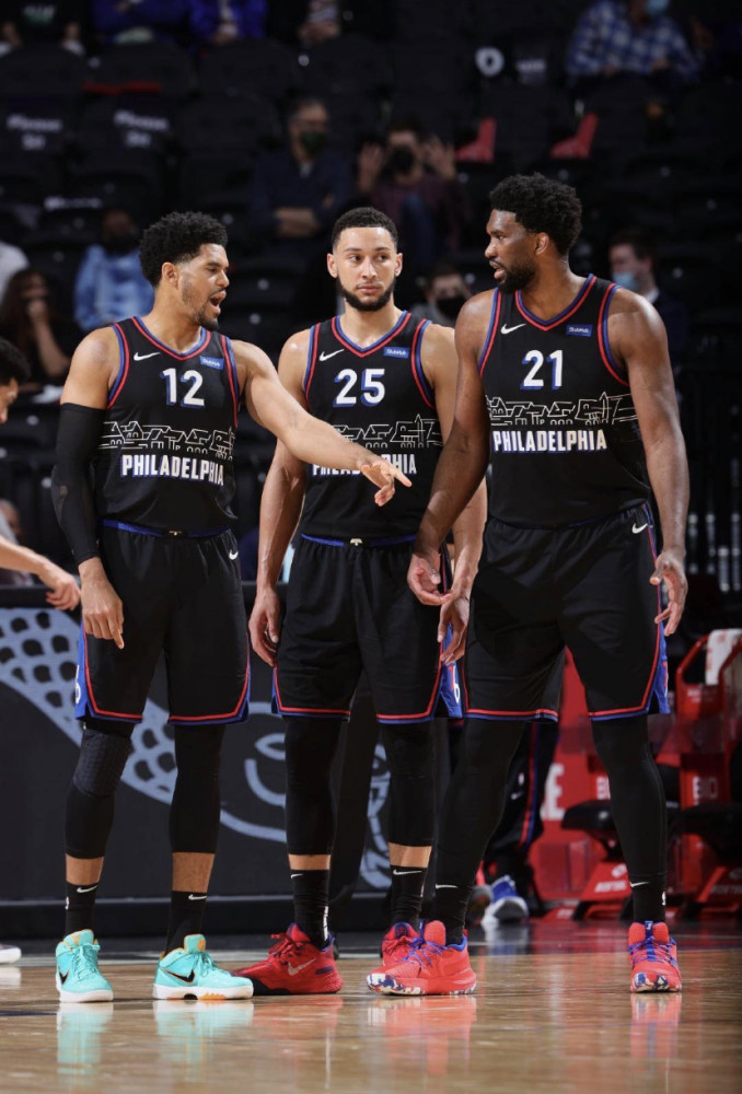 恩比德统治攻防两端七六人横扫魔术  恩比德统治攻防两端七六人横扫魔术