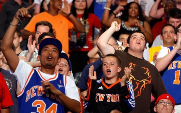  尼克斯布伦森获亿元续约，纽约球迷欢呼雀跃  