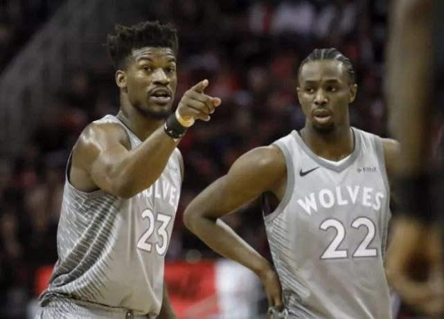  森林狼双塔合璧威力初显，唐斯戈贝尔联手捍卫禁区  